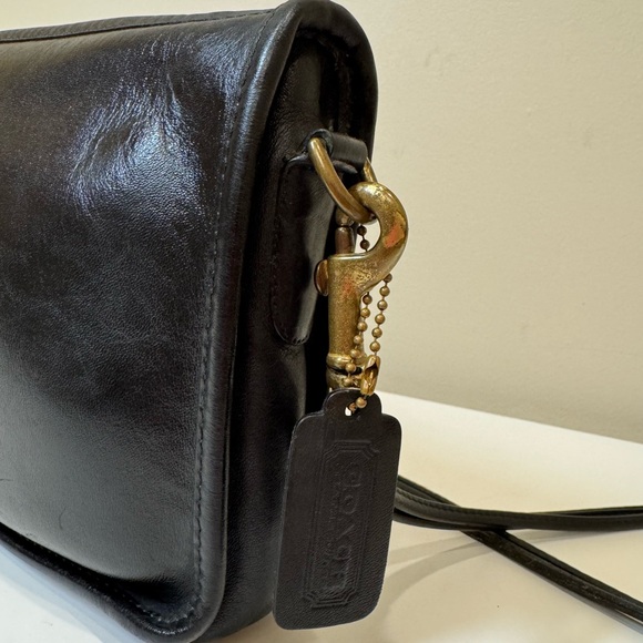 Vintage Coach 9455 Black Leather Zippered Clutch / Basic Bag (1980s–Early 1990s) - Picture 3 of 16